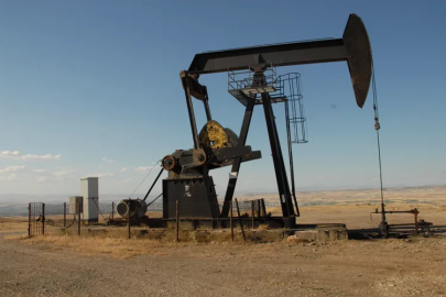 Petrol 96 dolara geriledi, altın yükselişe geçti!