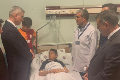 4 bakandan Kahramanmaraş saldırısında yaralanan öğrencilere ziyaret...