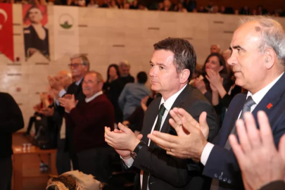 Başkan Erkan Aydın'dan Anlamlı Ödül Takdimi!