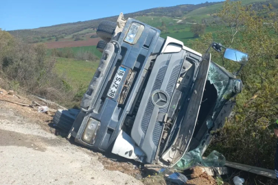 Bursa'da beton mikseri şarampole yuvarlandı!