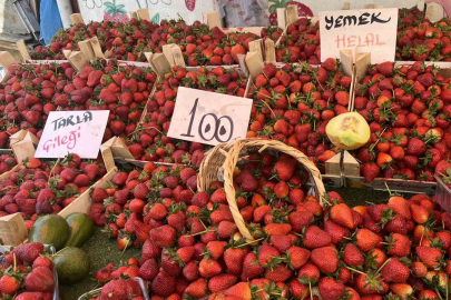 Yaz meyveleri pazar tezgahlarında yerini aldı