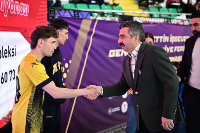 Yıldırım'da boks rüzgarı: 65 şehirden 644 sporcu ringe çıktı!