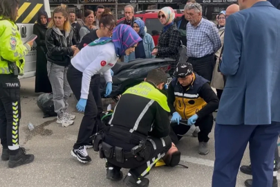 Osmangazi'de motosiklet işçi servisine çarptı!