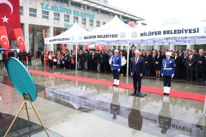 Nilüfer, 23 Nisan'ı Cumhuriyet Meydanı'nda kutladı