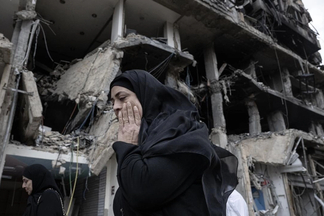 İsrail'in saldırılarıyla yerinden edilen Lübnanlar, geçici ateşkesle evlerine dönmeye başladı