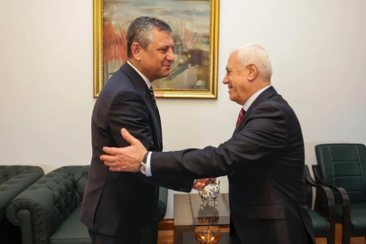 Özgür Özel Bursa’ya geliyor: Cezaevinde Mustafa Bozbey’i ziyaret edecek!