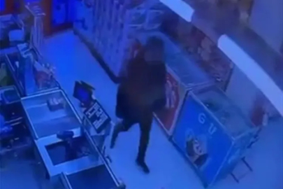 Bursa'da marketten nakit para ve sigara çaldı!