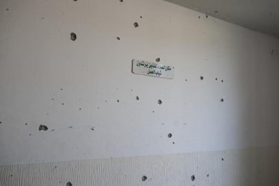 İsrail ordusunun Lübnan'a düzenlediği saldırılarda bir cami ve okul ağır hasar gördü