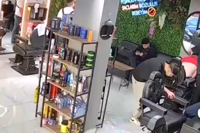 Kedi müşterileri kovaladı!