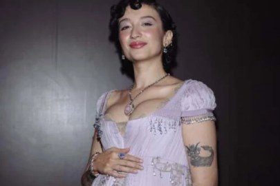 Melike Şahin anne oluyor