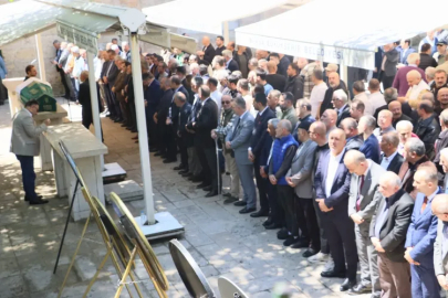Ayhan Özbek son yolculuğuna uğurlandı: Cenazede tüm partiler buluştu