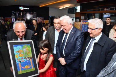 Küçük Ressam Mina’dan Büyük Sergi