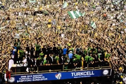 Nilüfer Belediye Başkanı Şadi Özdemir Bursaspor'un şampiyonluk yıldönümünü kutladı