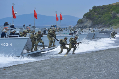 EFES2026’da nefes kesen gündüz harekâtı! Tanklar ve komandolar sahada.