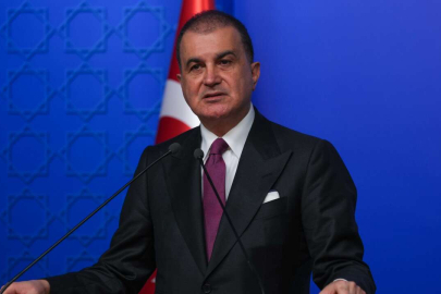 AK Parti’den CHP’deki gerilime sert tepki: “Bir Siyasetçinin TOMA’nın üstünde ne işi var?”