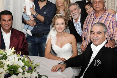 İbrahim Tatlıses'in eski eşi Ayşegül Yıldız siyasete girdi! MHP'ye katıldığını duyurdu
