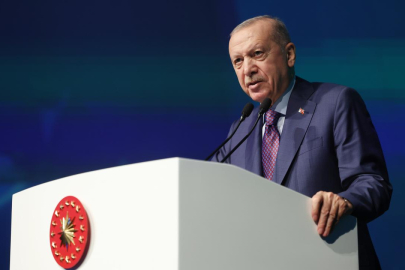 Grup toplantısında konuşan Erdoğan:   “Gazi Mustafa Kemal’in partisini affınıza sığınarak söylüyorum pavyon masalarına düşürenler de kendileridir”