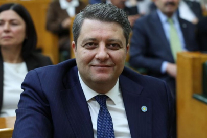 İYİ Parti’den istifa eden İstanbul Milletvekili Ersin Beyaz, AK Parti’ye katıldı.