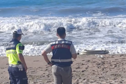 Bartın’da sahile vuran insansız hava aracı inceleniyor