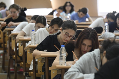 YKS soru kitapçıkları sıkı güvenlik önlemleriyle sınav merkezlerine sevk ediliyor!