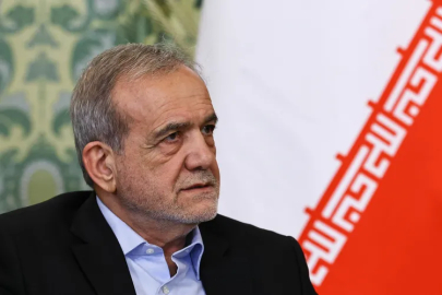 Pezeşkiyan: "Balistik füzelerle ilgili hiçbir müzakere yapılmadı ve yapılmayacak da"
