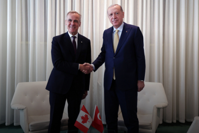 Cumhurbaşkanı Erdoğan, NATO Zirvesi'nde ilk temasını Kanada Başbakanı Carney ile gerçekleştirdi!