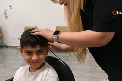 7 yaşındaki Harun, anne ve babasının sesini gözyaşlarıyla karşıladı