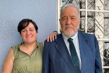 İlber Ortaylı'nın kızı Tuna Ortaylı, babasına ait kişisel eşyaları WhatsApp grubundan satışa çıkardı!
