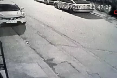 Sahte polisler dolandırdı! 2 milyon liralık altınını elini öpen dolandırıcıya teslim etti!