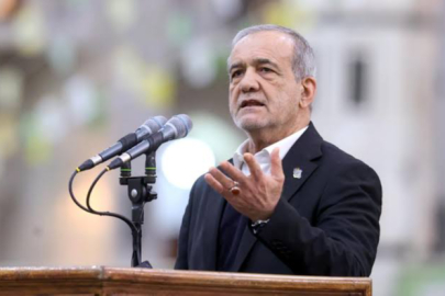 Pezeşkiyan: "İran tam kapsamlı bir savaşın içinde"