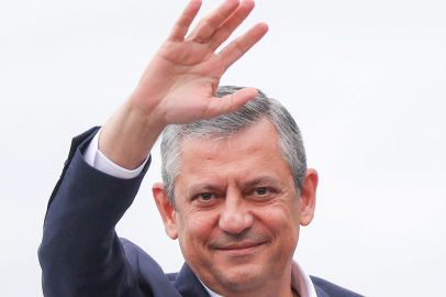 Özgür Özel CHP'den istifa ettiğini resmen duyurdu!
