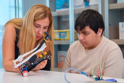 Yıldırım Belediyesi'nden gençlere robotik kodlama eğitimi