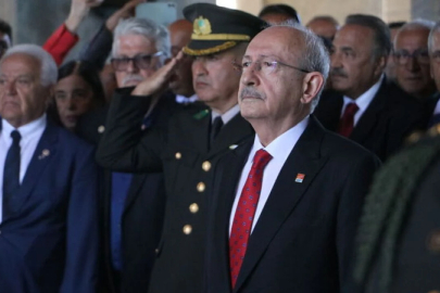 Kılıçdaroğlu’ndan CHP’nin 103. kuruluş yıl dönümünde Anıtkabir ziyareti!