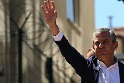 Özgür Özel’den Tarsus Cezaevi’nde tutuklu belediye başkanlarına ziyaret!