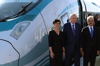 Cumhurbaşkanı Erdoğan, Çerkezköy-Kapıkule Hızlı Tren Hattı açılışında ilk test sürüşünü yaptı!