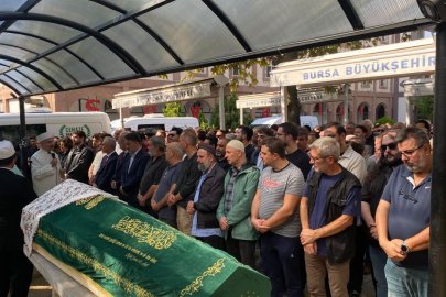 Akhisar’daki feci kazada hayatını kaybeden 11 kişi son yolculuğuna uğurlandı!
