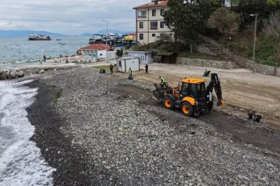 Bursa Büyükşehir ekipleri yağışın izlerini sahillerden siliyor!