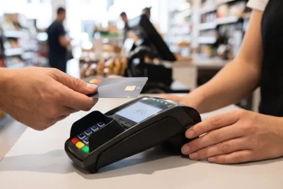 Kart harcamalarında rekor rakam: Bir ayda 3 trilyon lira uçtu!