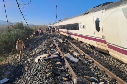 İspanya'da hızlı tren faciası! Çok sayıda ölü ve yaralı var!